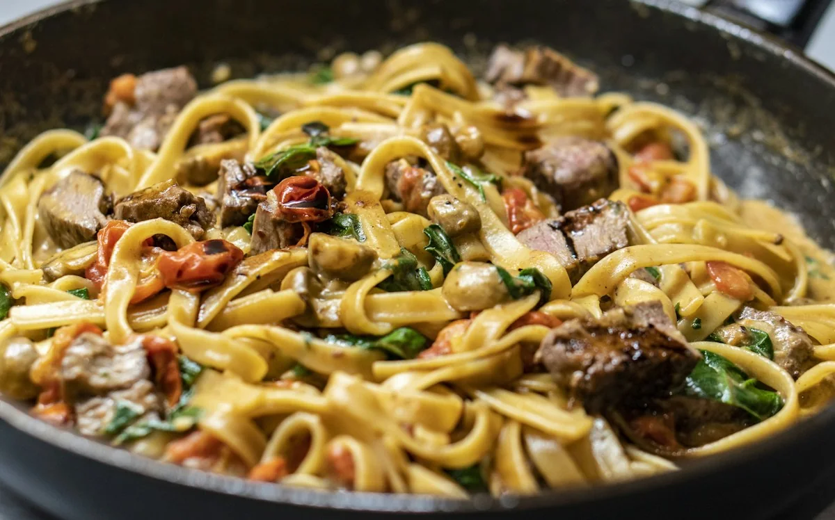 Pasta with vegetables served in a pan